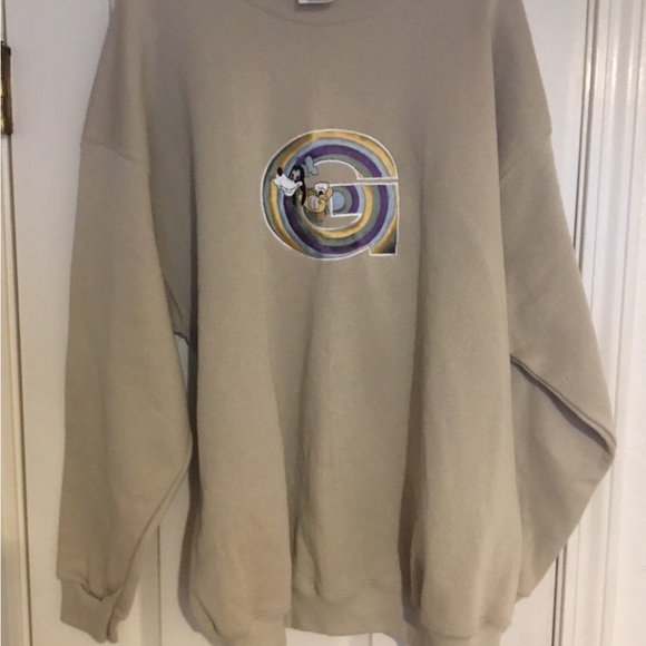 Mickey & Company Goofy Vintage  Crew Neck Women’s Sweatshirt - Picture 3 of 9
